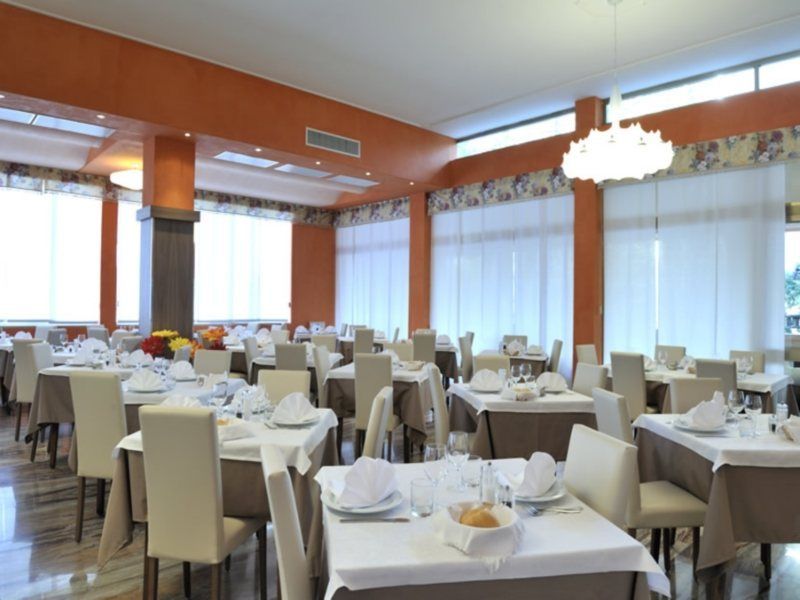 Hotel President Бибионе Экстерьер фото