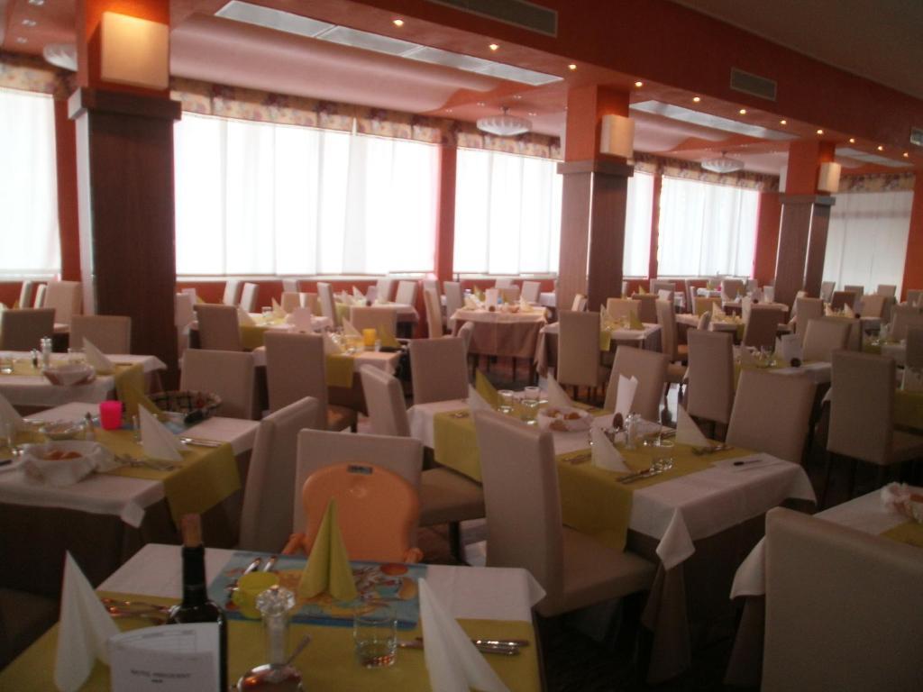 Hotel President Бибионе Экстерьер фото