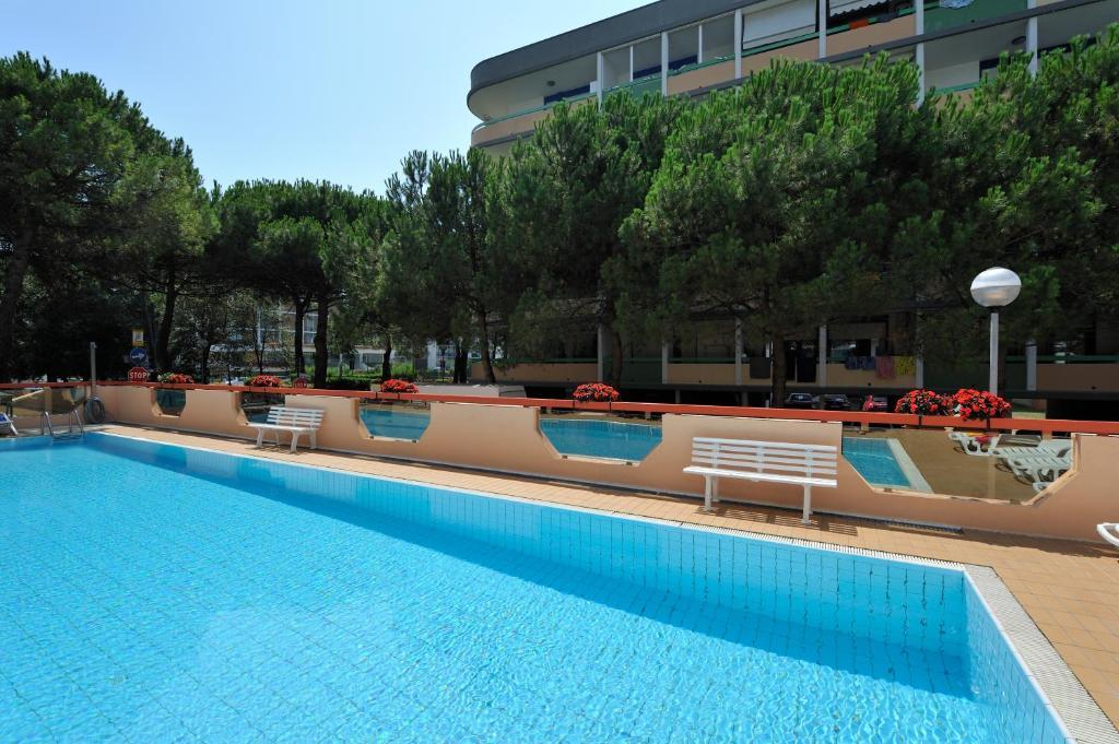 Hotel President Бибионе Экстерьер фото