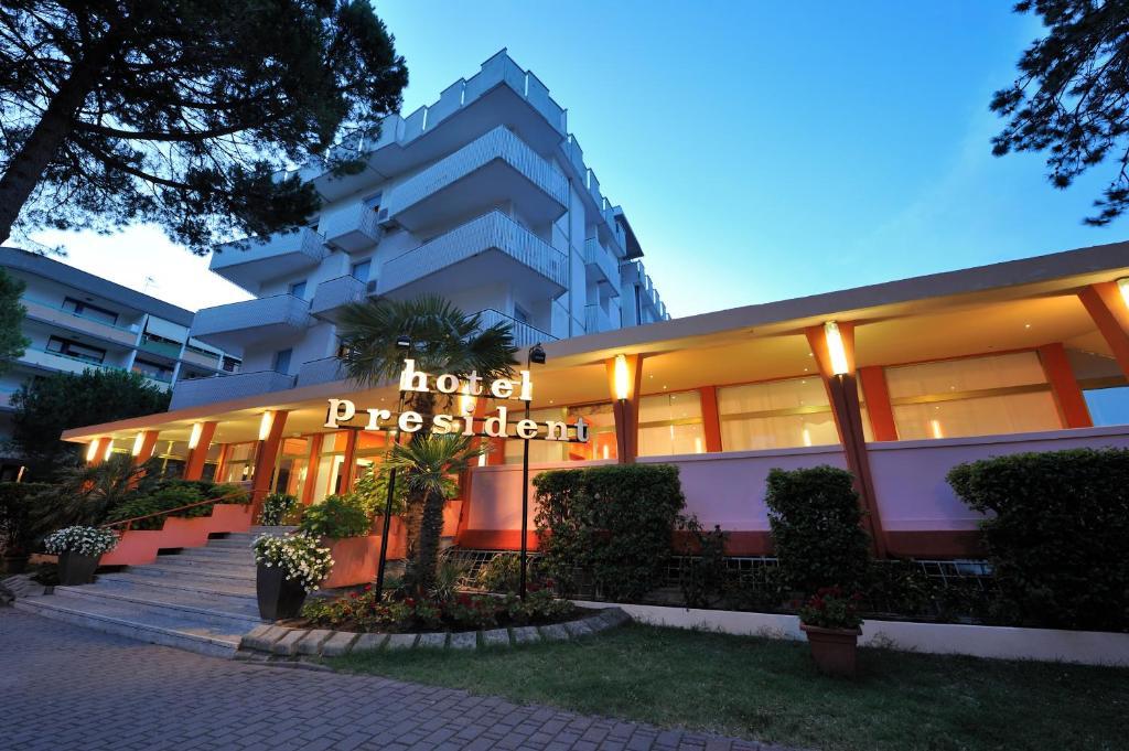 Hotel President Бибионе Экстерьер фото